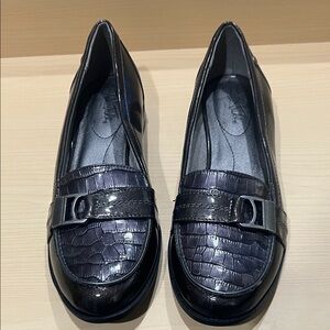 Elegant Metallic Grey Loafers for Women